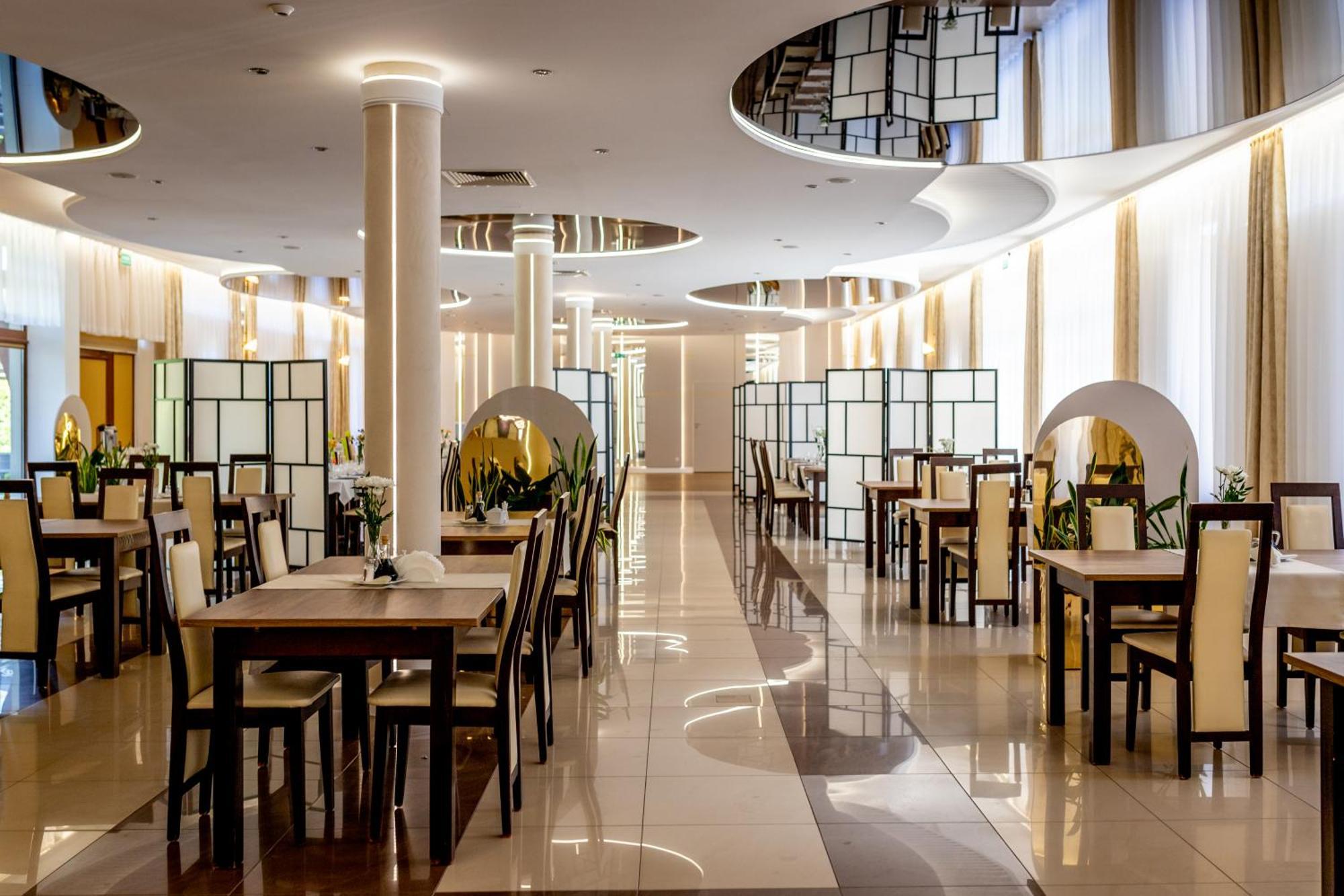 Trzy Korony Hotel Głogów Małopolski Exterior foto