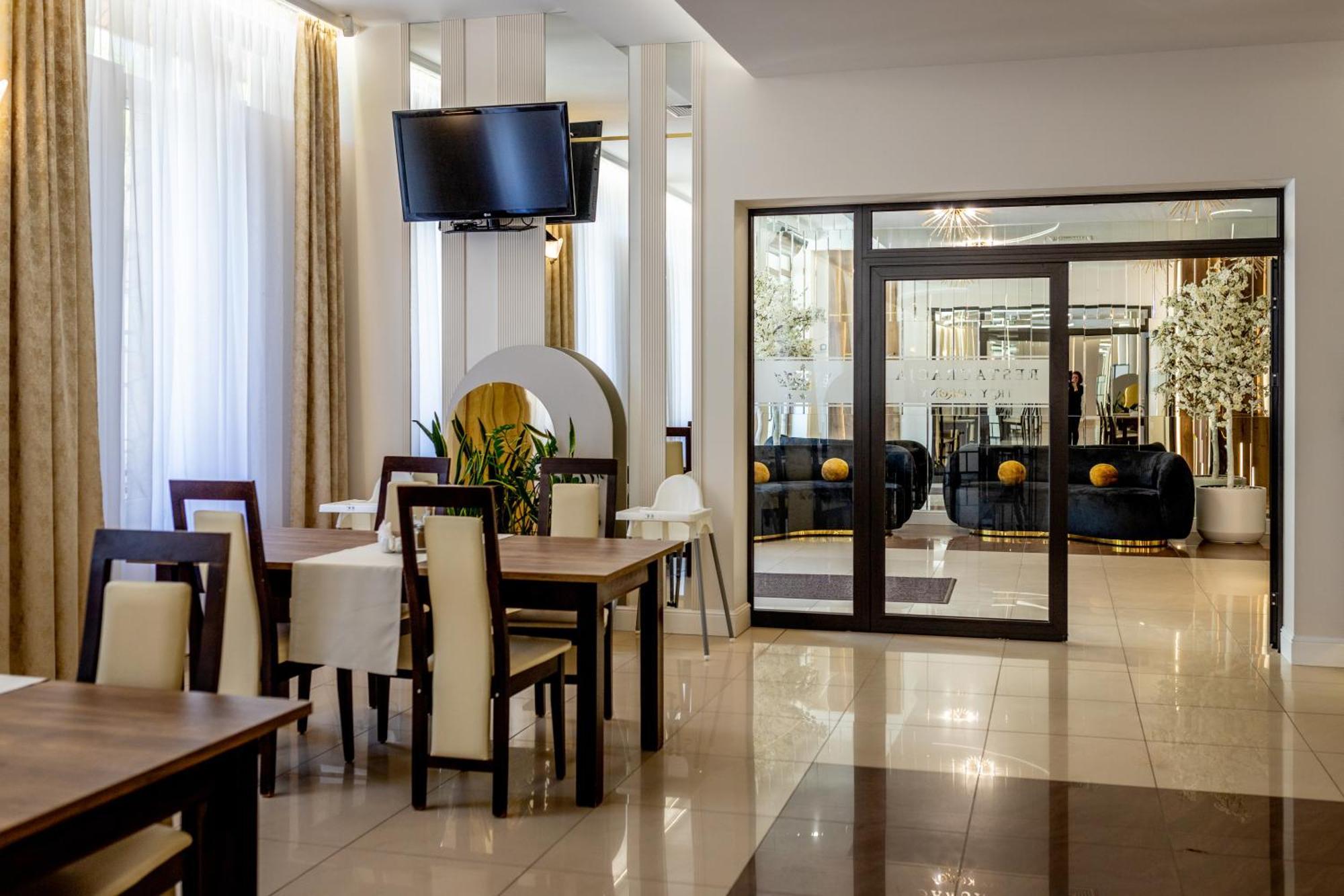 Trzy Korony Hotel Głogów Małopolski Exterior foto